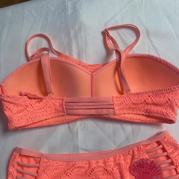 Bathing suit - Picture 2 of 5